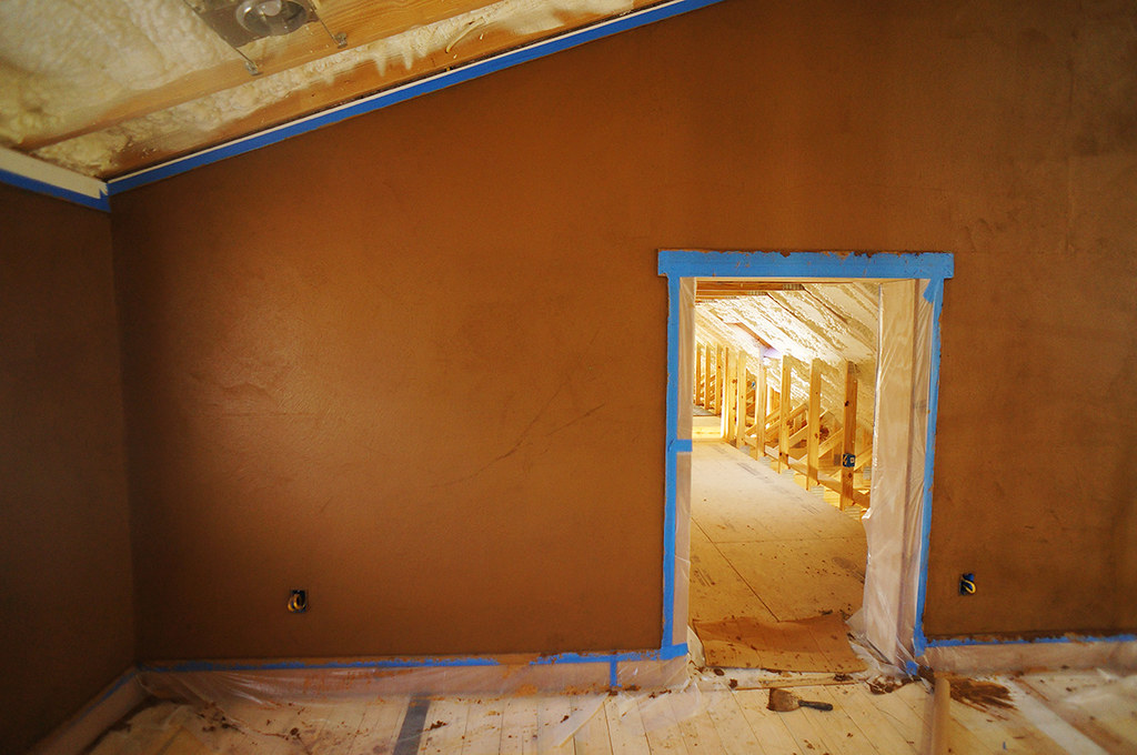 What’s the Best Paint for New Plaster? A Master Plasterer’s Complete Guide